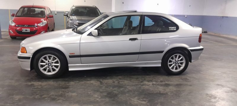 BMW 323 2001 - Imagen 2