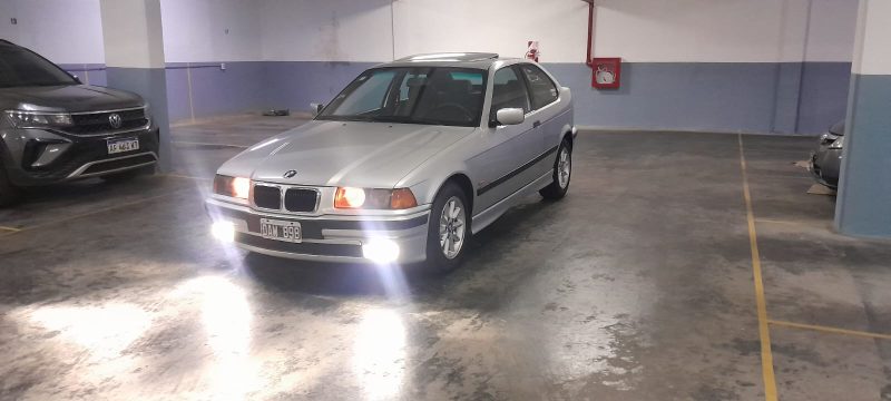BMW 323 2001