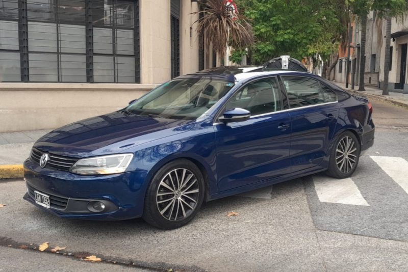 VOLKSWAGEN VENTO 2012